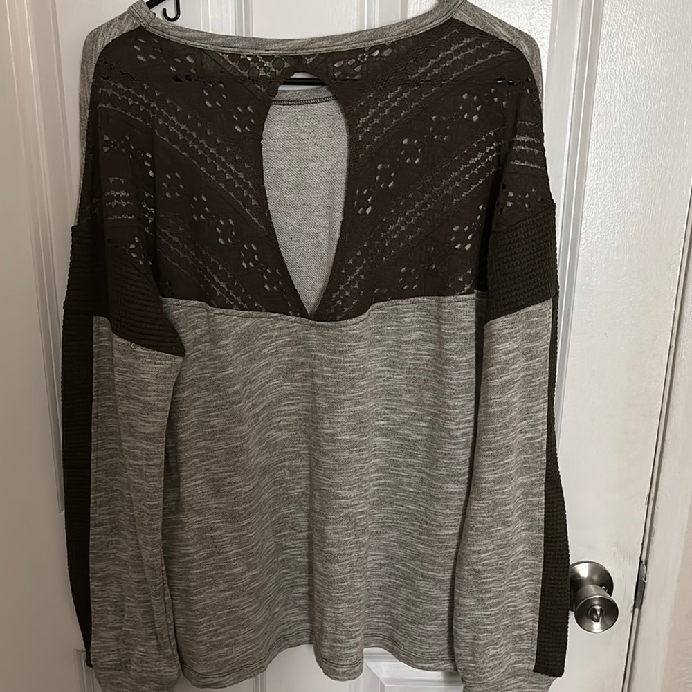 Hem & Thread Lace Accent Top - Picture 4 of 8